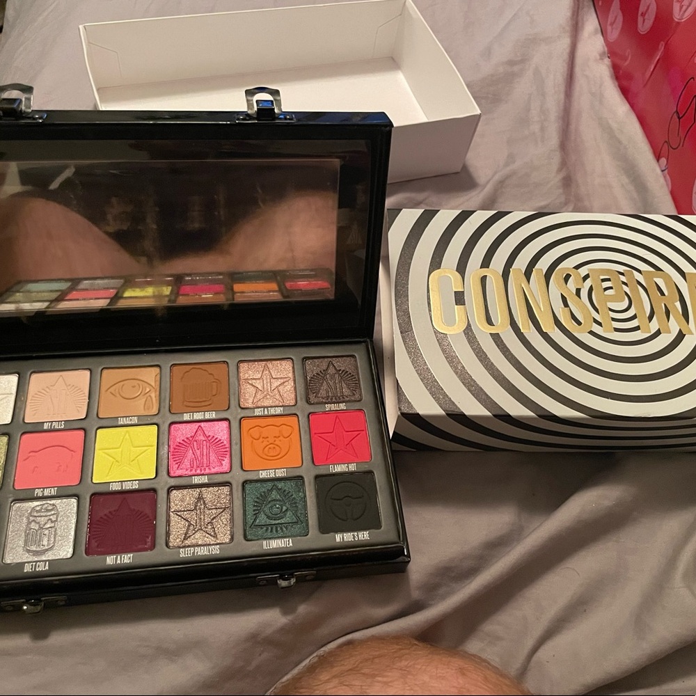 JSC NEW conspiracy pallet eyeshadow.